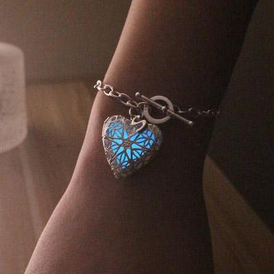 free dark moonlight pendant free dark moonlight pendant